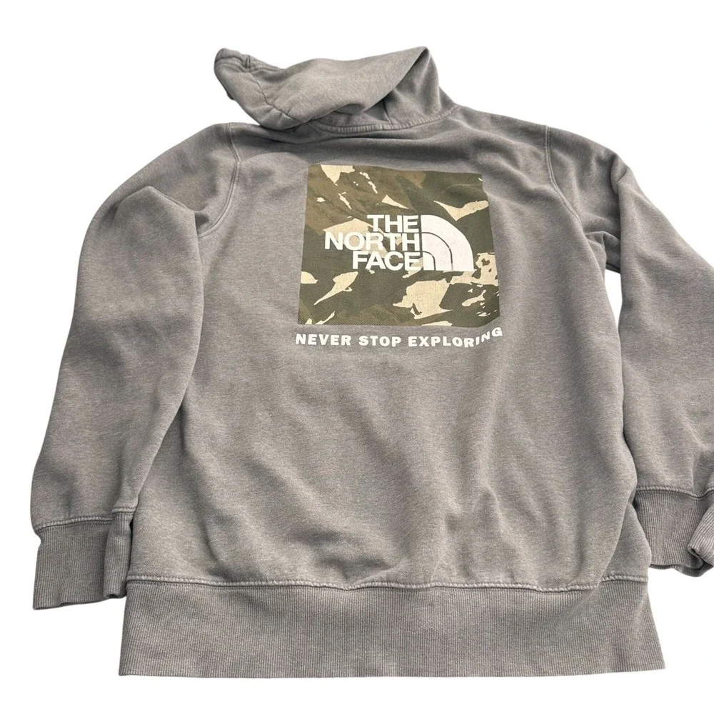 The North Face M‎ Grey Hoodie Camouflage Logo Print Never Stop Exploring Graphic